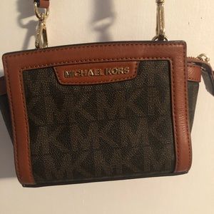 Micheal Kors purse